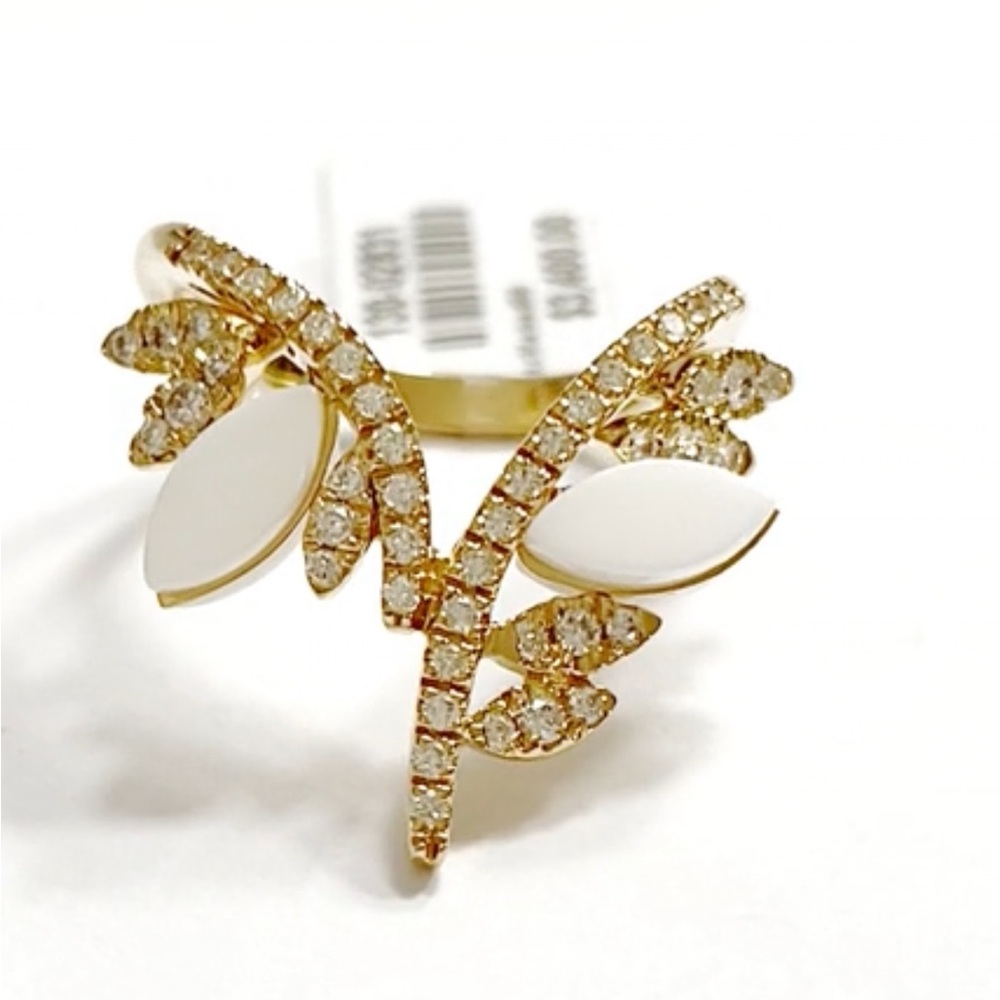 Luxe Designer Diamond & Mother of 
Pearl Leaf Accent in Solid 18K Rose Gold Ring